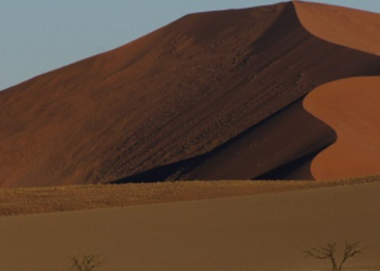 Explorez la culture et la nature sauvage de la Namibie avec le Programme Namibie de l'Odyssée du Papillon.