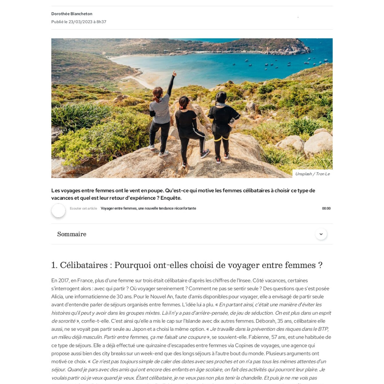 Groupe de femmes souriantes en voyage ensemble, profitant de la compagnie et de l'aventure.